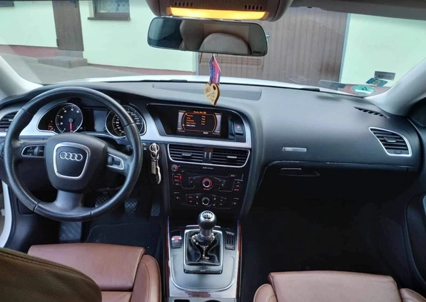 Audi A5 cena 37900 przebieg: 210756, rok produkcji 2011 z Kamieńsk małe 172